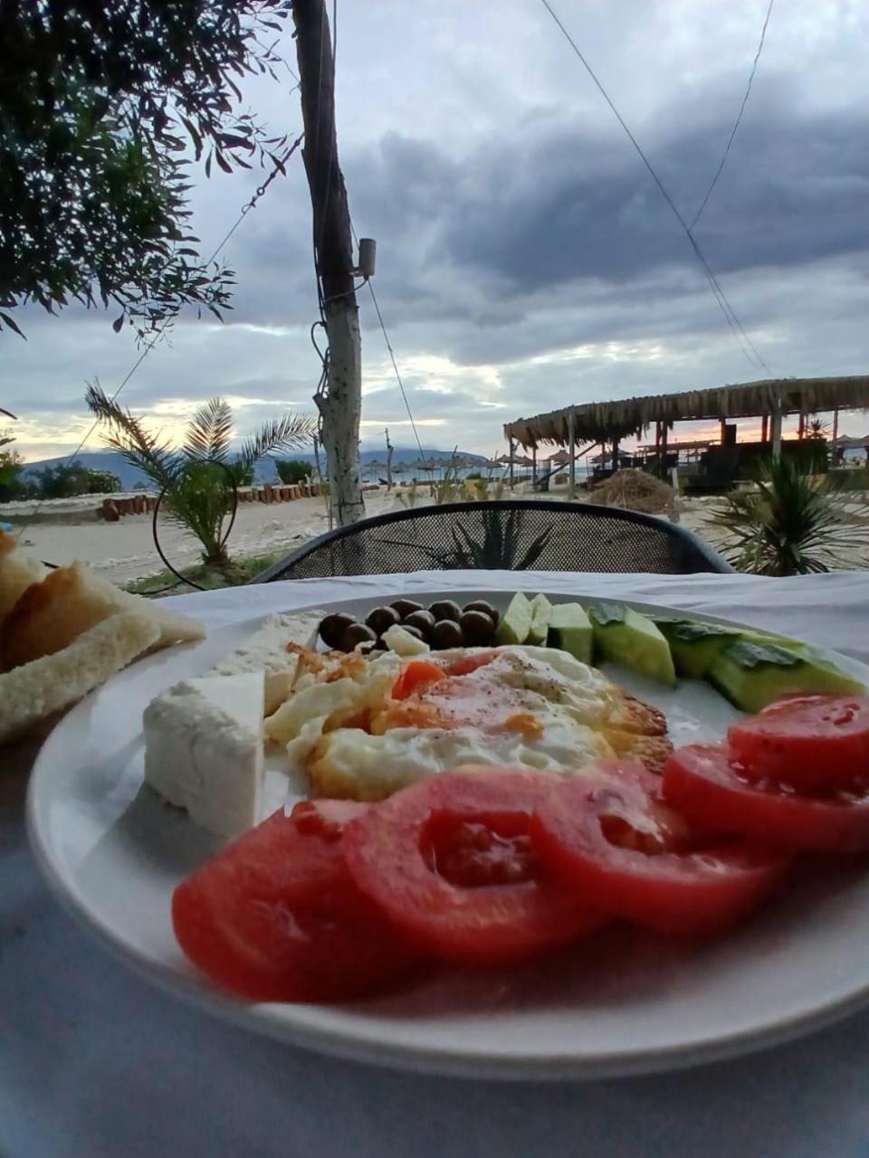 Zulu Beach Bungalow 2 Vlorë Buitenkant foto