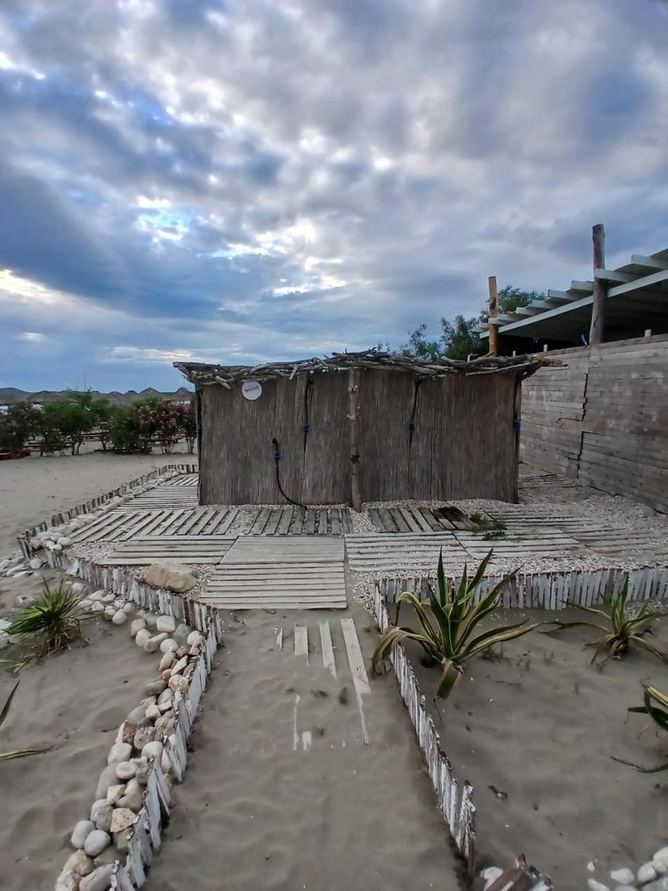 Zulu Beach Bungalow 2 Vlorë Buitenkant foto