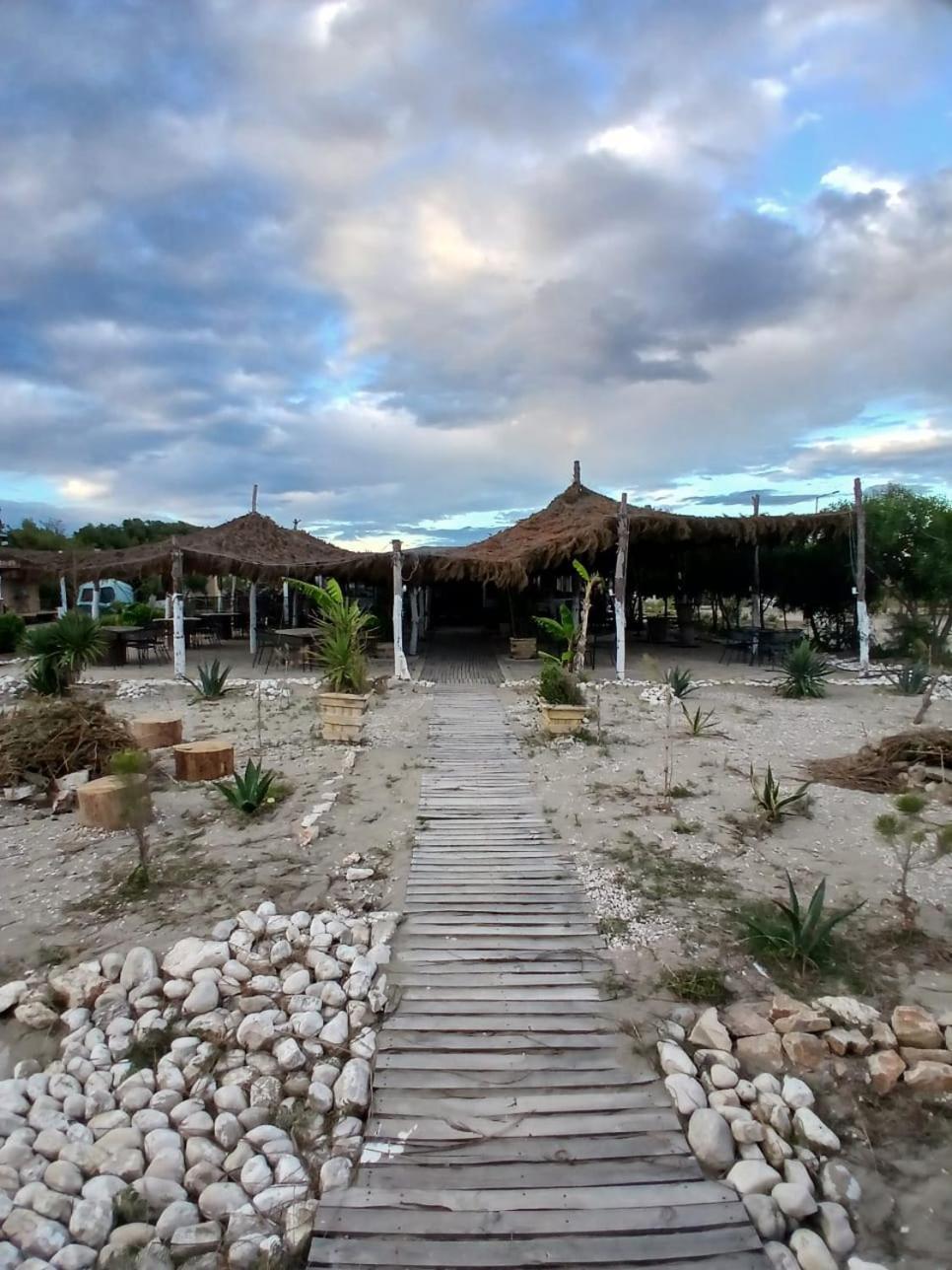 Zulu Beach Bungalow 2 Vlorë Buitenkant foto