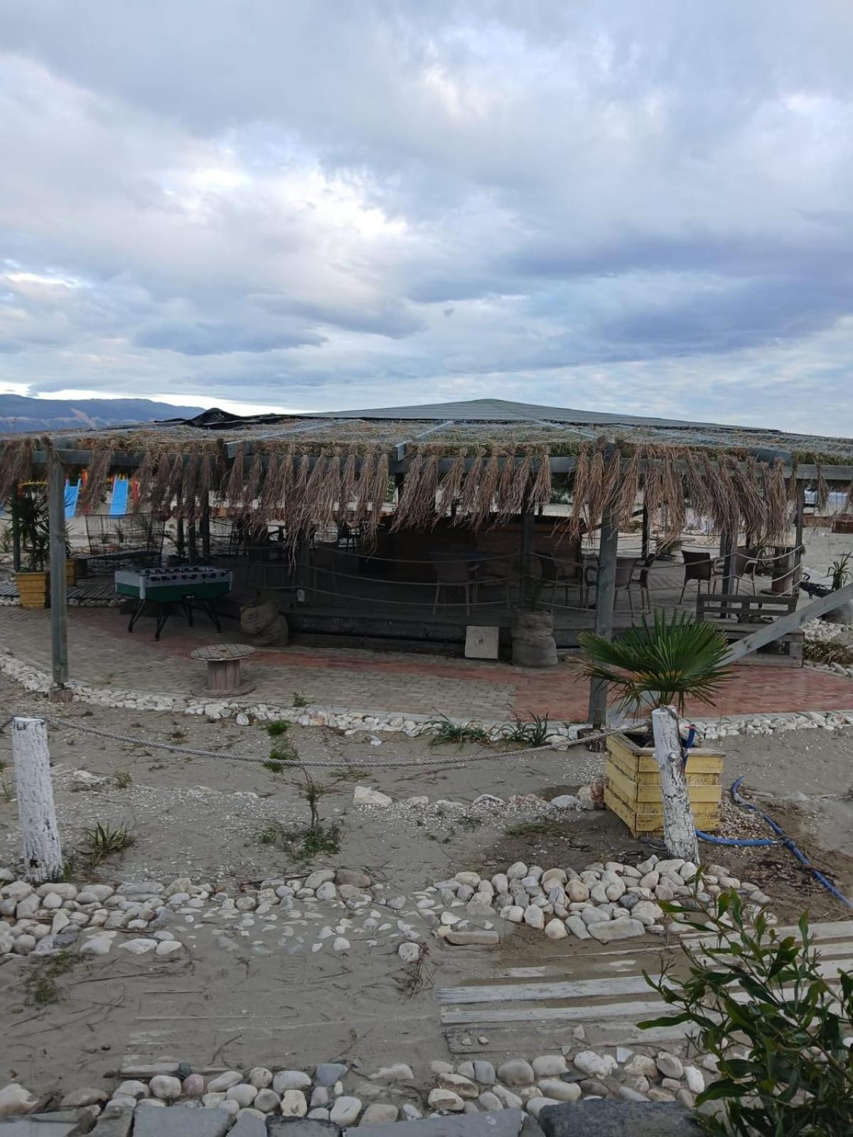 Zulu Beach Bungalow 2 Vlorë Buitenkant foto